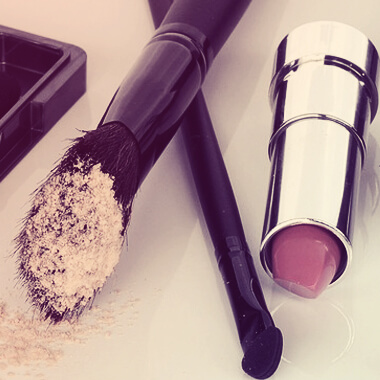 Sun, sea, sand and the perfect makeup! Sun, sea, sand and the perfect makeup!